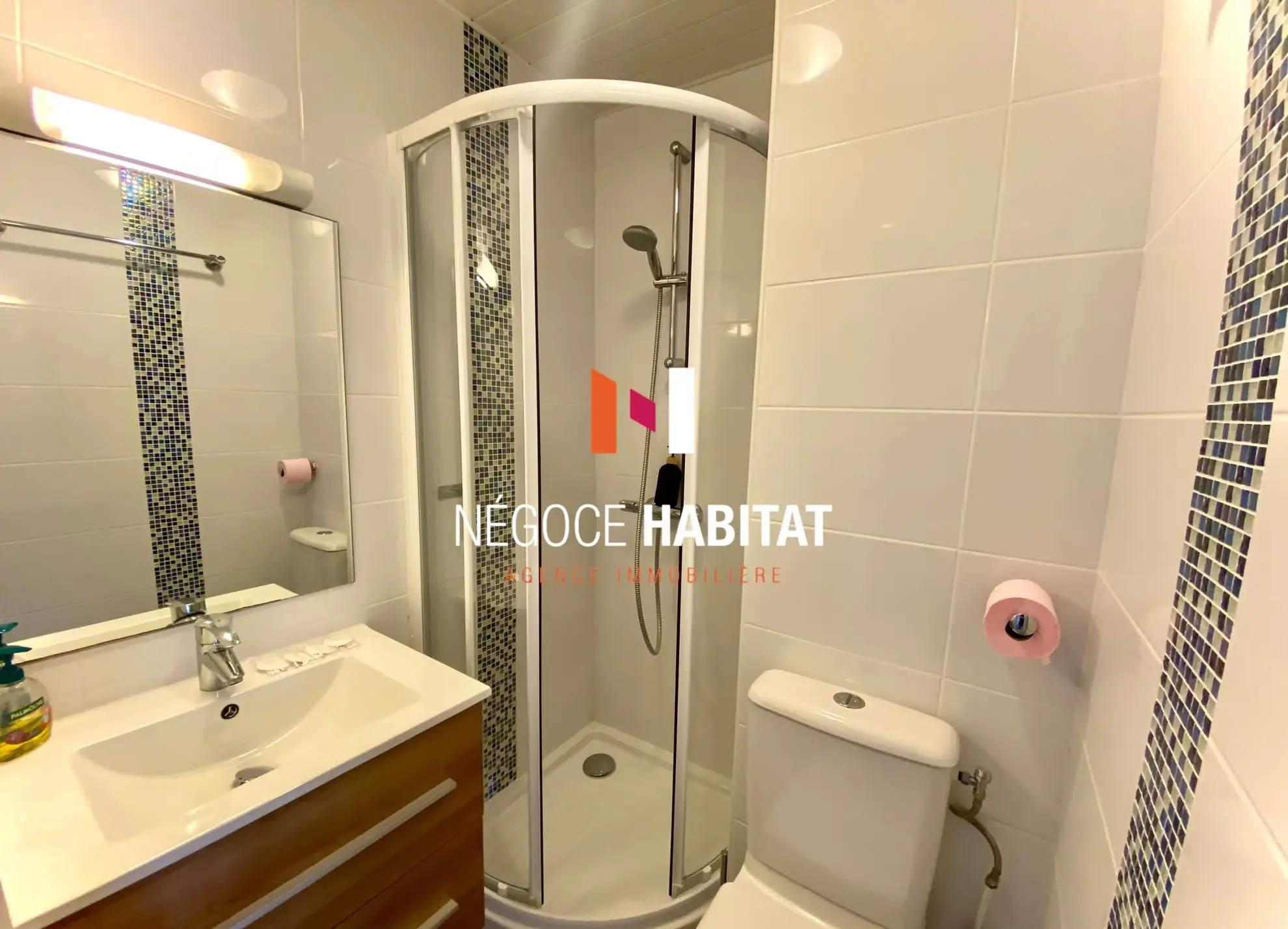 Studio Cabine rénové à Cap d'Agde avec balcon, parking et vue ouest 