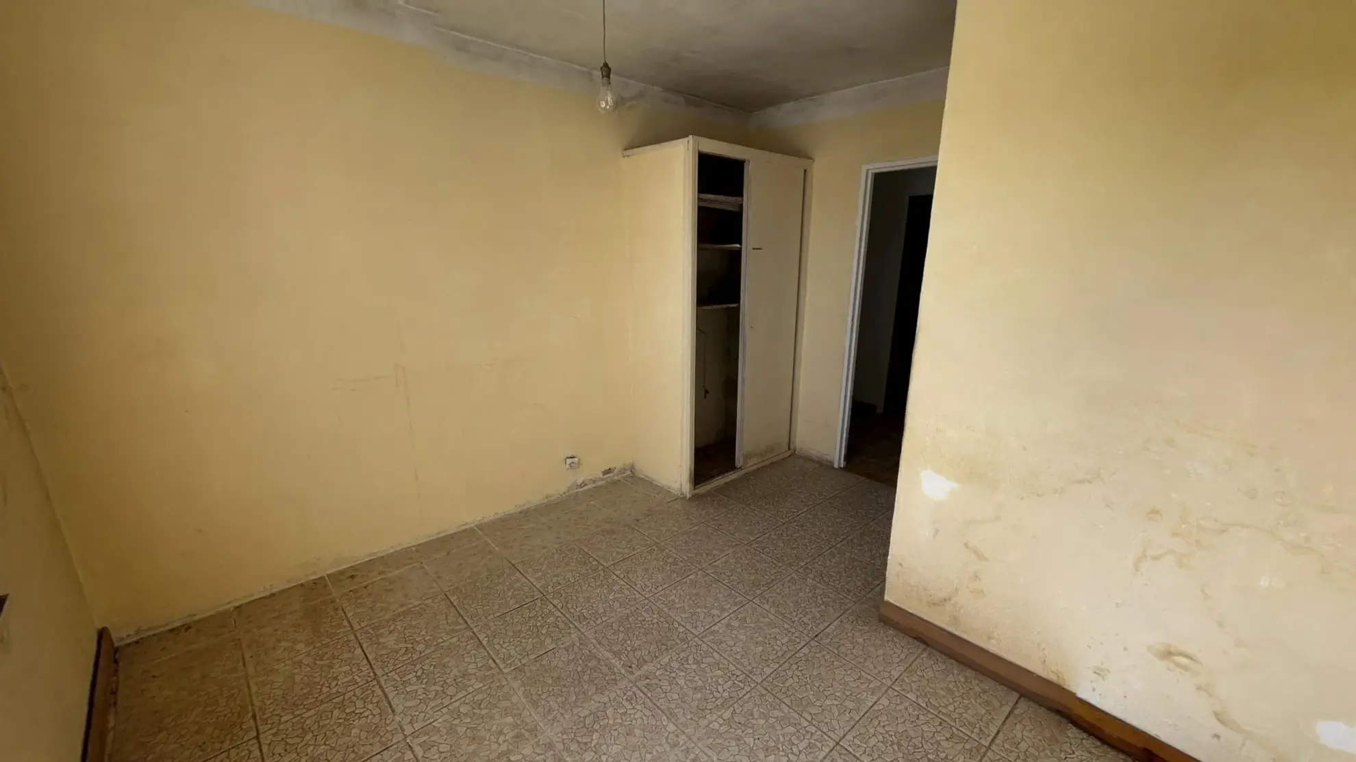Maison de 200 m² à Carpentras avec appartement indépendant et potentiel de rénovation 