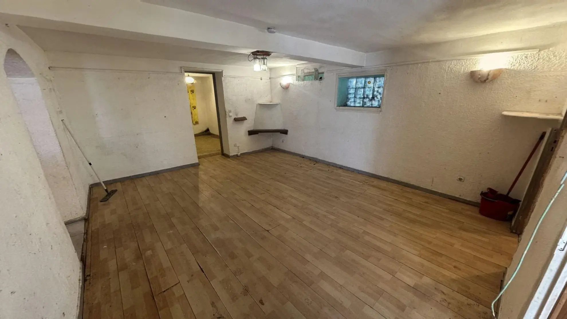 Maison de 200 m² à Carpentras avec appartement indépendant et potentiel de rénovation 
