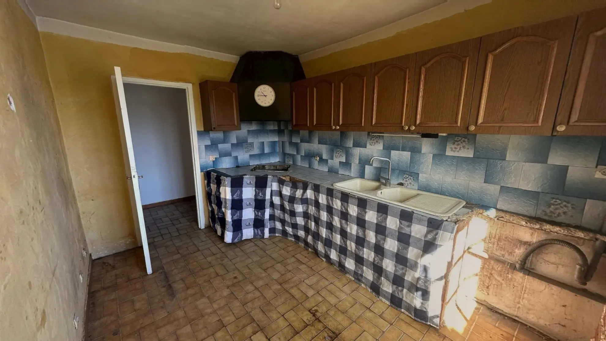 Maison de 200 m² à Carpentras avec appartement indépendant et potentiel de rénovation 