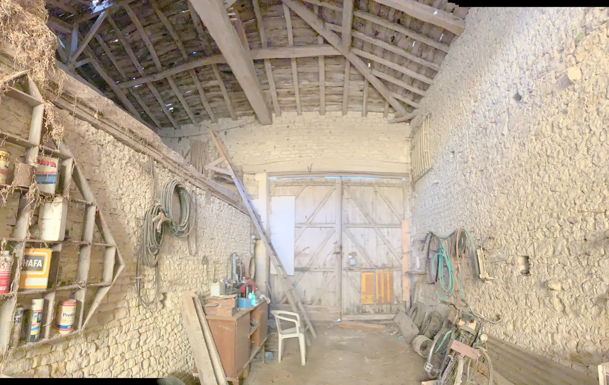 Maison à rénover de 100 m² avec dépendances à Cresse (17160), grand potentiel 