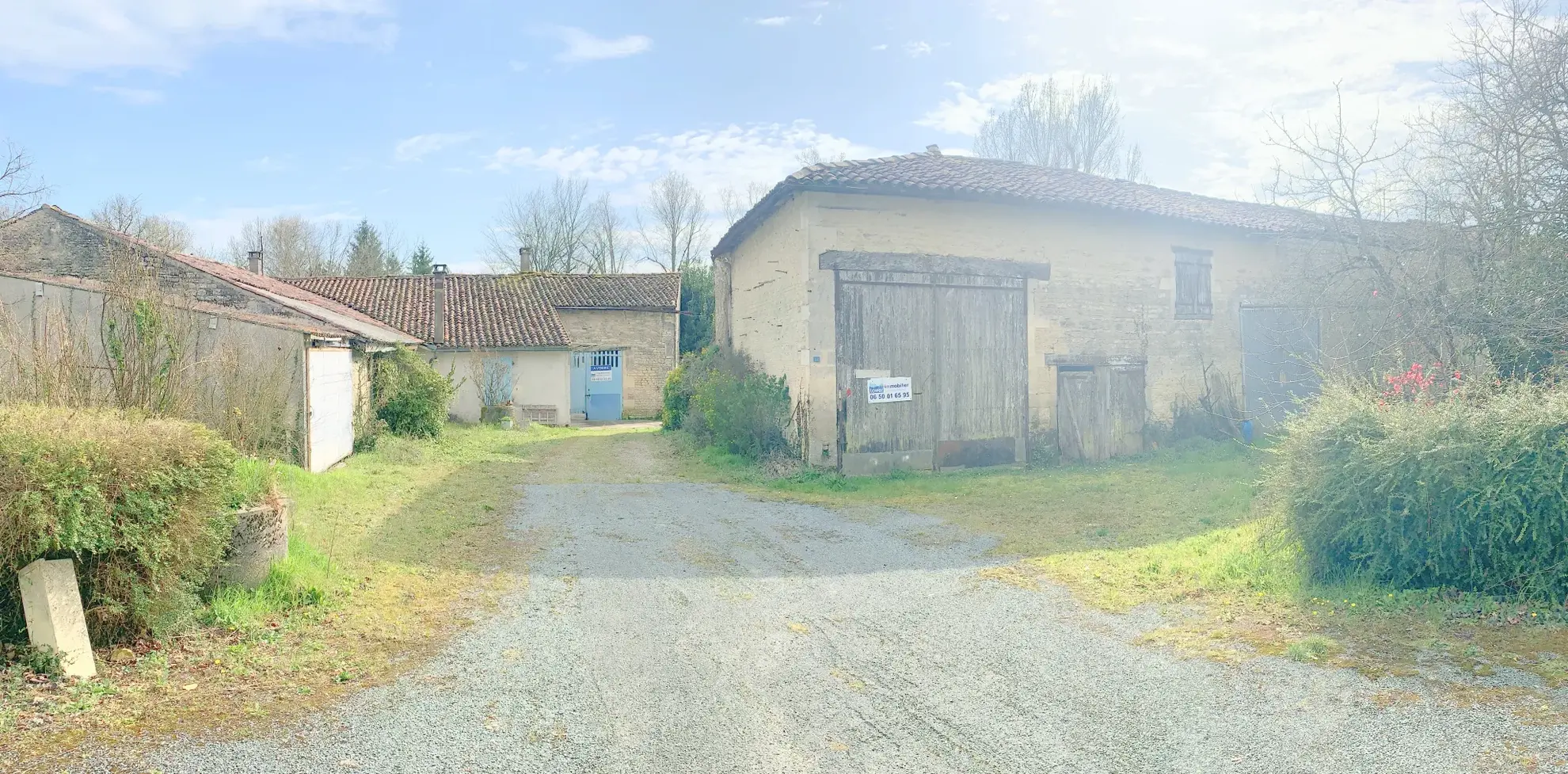 Maison à rénover de 100 m² avec dépendances à Cresse (17160), grand potentiel