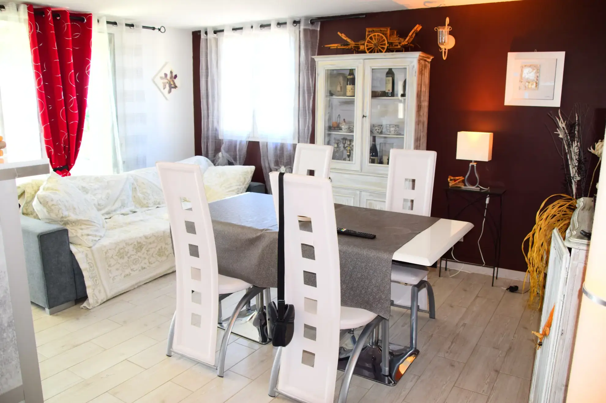 Villa unique avec vue panoramique sur le lac d’Issarlès en Ardèche 