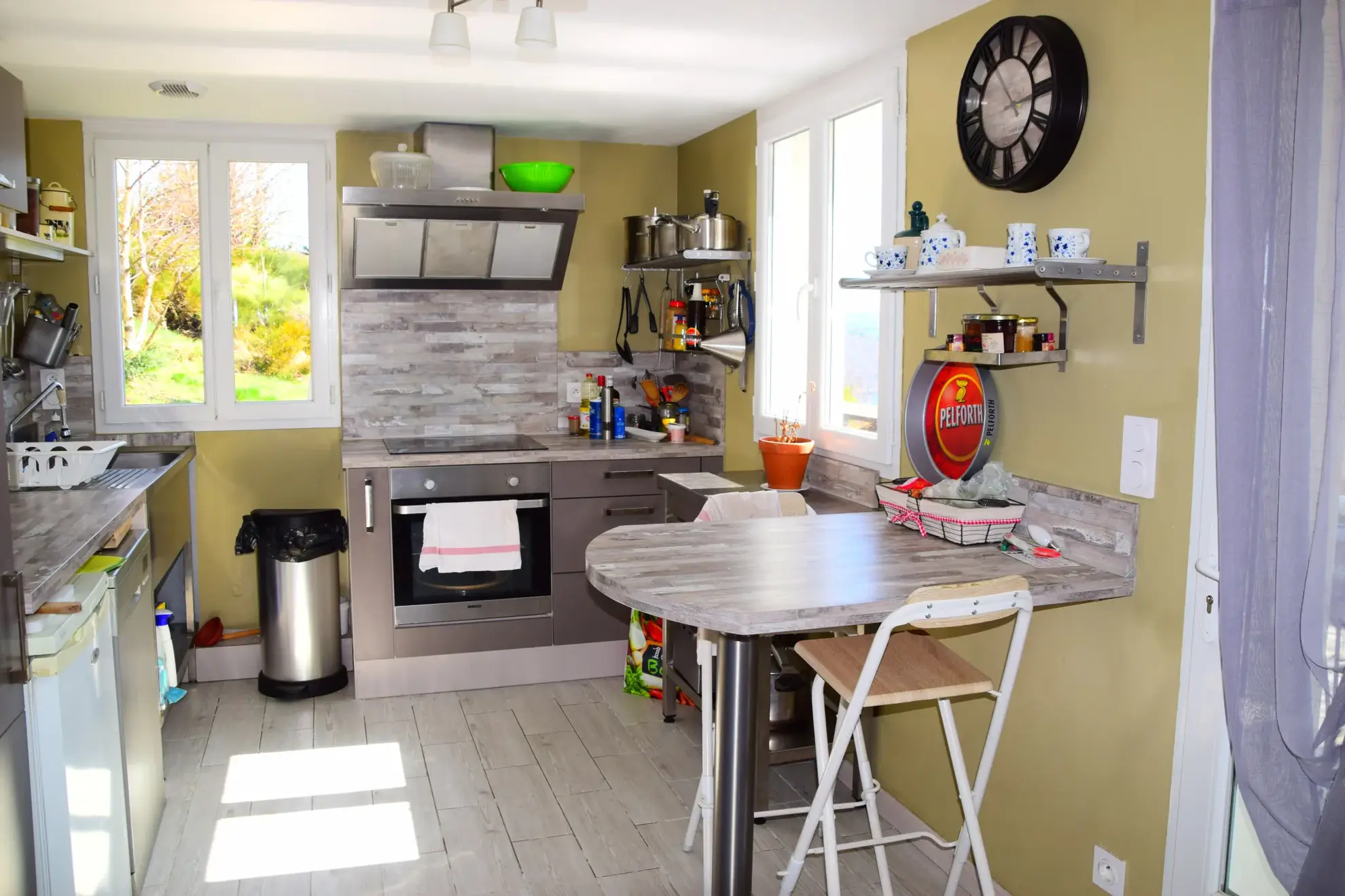 Villa unique avec vue panoramique sur le lac d’Issarlès en Ardèche 