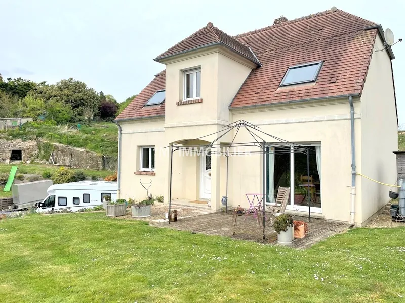 Maison à vendre à 15 min de Château-Thierry, proche Roissy, jardin spacieux et prestations de qualité 