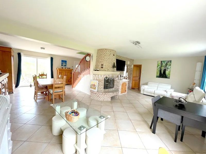 Maison à vendre à 15 min de Château-Thierry, proche Roissy, jardin spacieux et prestations de qualité 