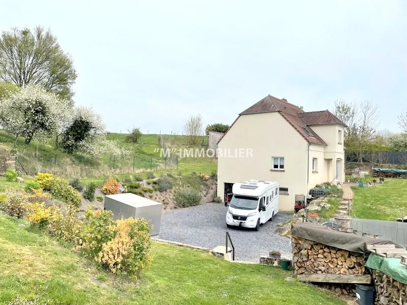 Maison à vendre à 15 min de Château-Thierry, proche Roissy, jardin spacieux et prestations de qualité 