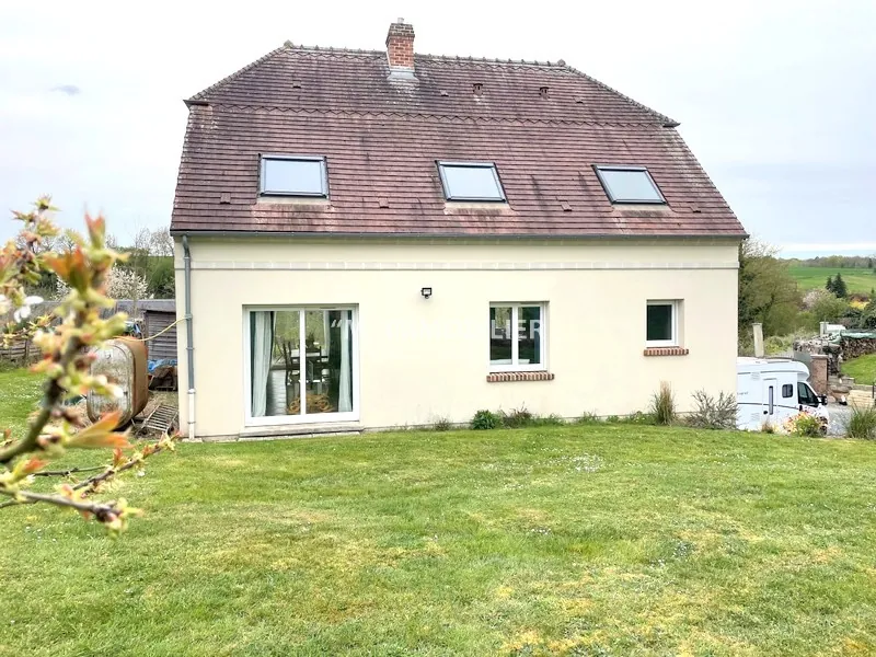 Maison à vendre à 15 min de Château-Thierry, proche Roissy, jardin spacieux et prestations de qualité