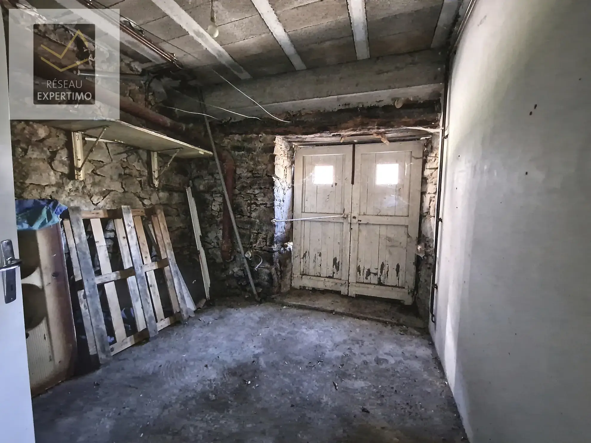 Maison de village à vendre à Cassagnes Begonhes avec grenier à aménager 