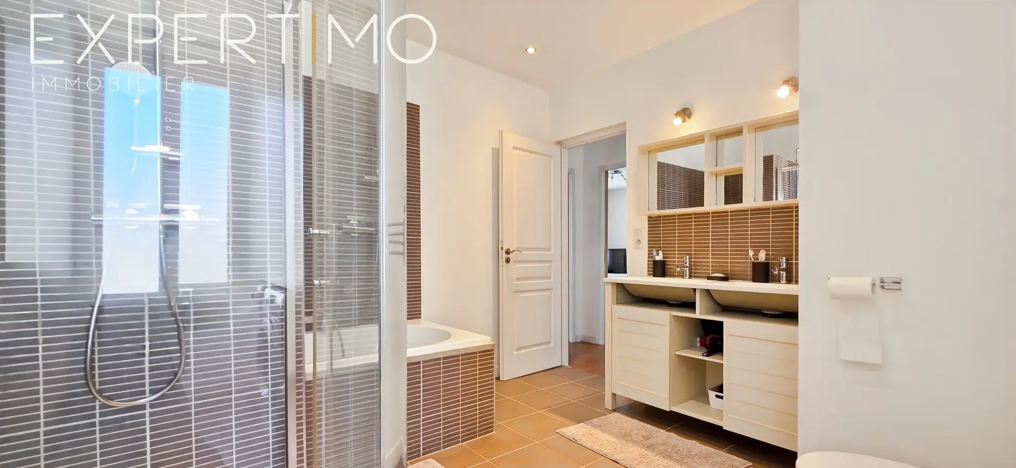 Belle maison en pierre avec dépendances et jardin à Rouvray-Saint-Denis 