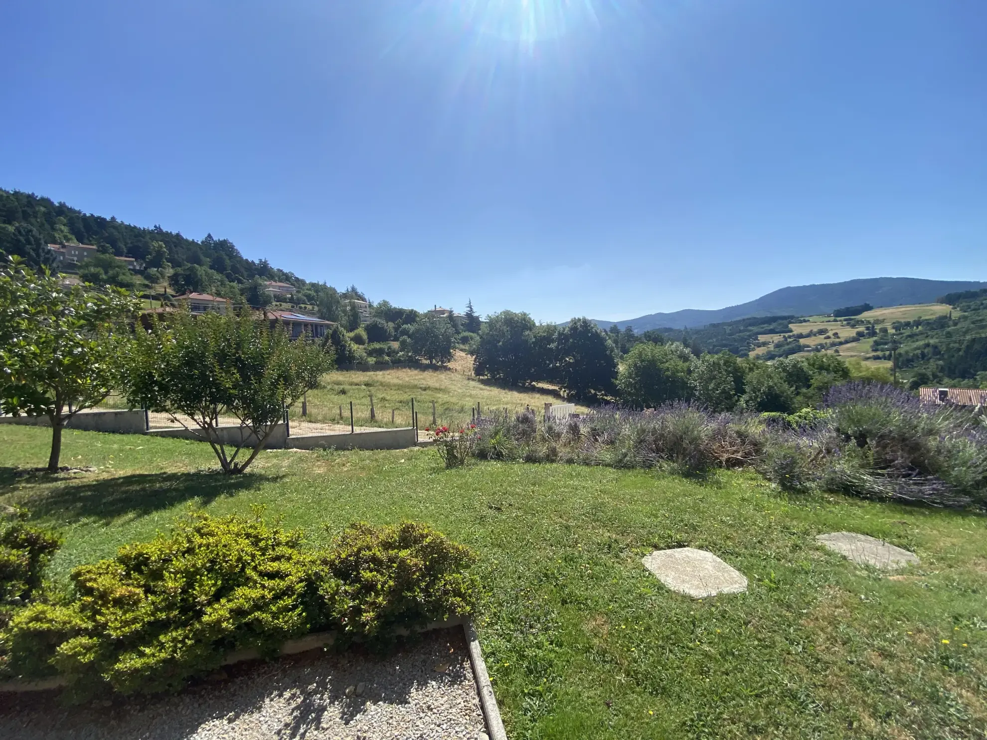 Maison de plain-pied accessible avec véranda à Vanosc en Ardèche 