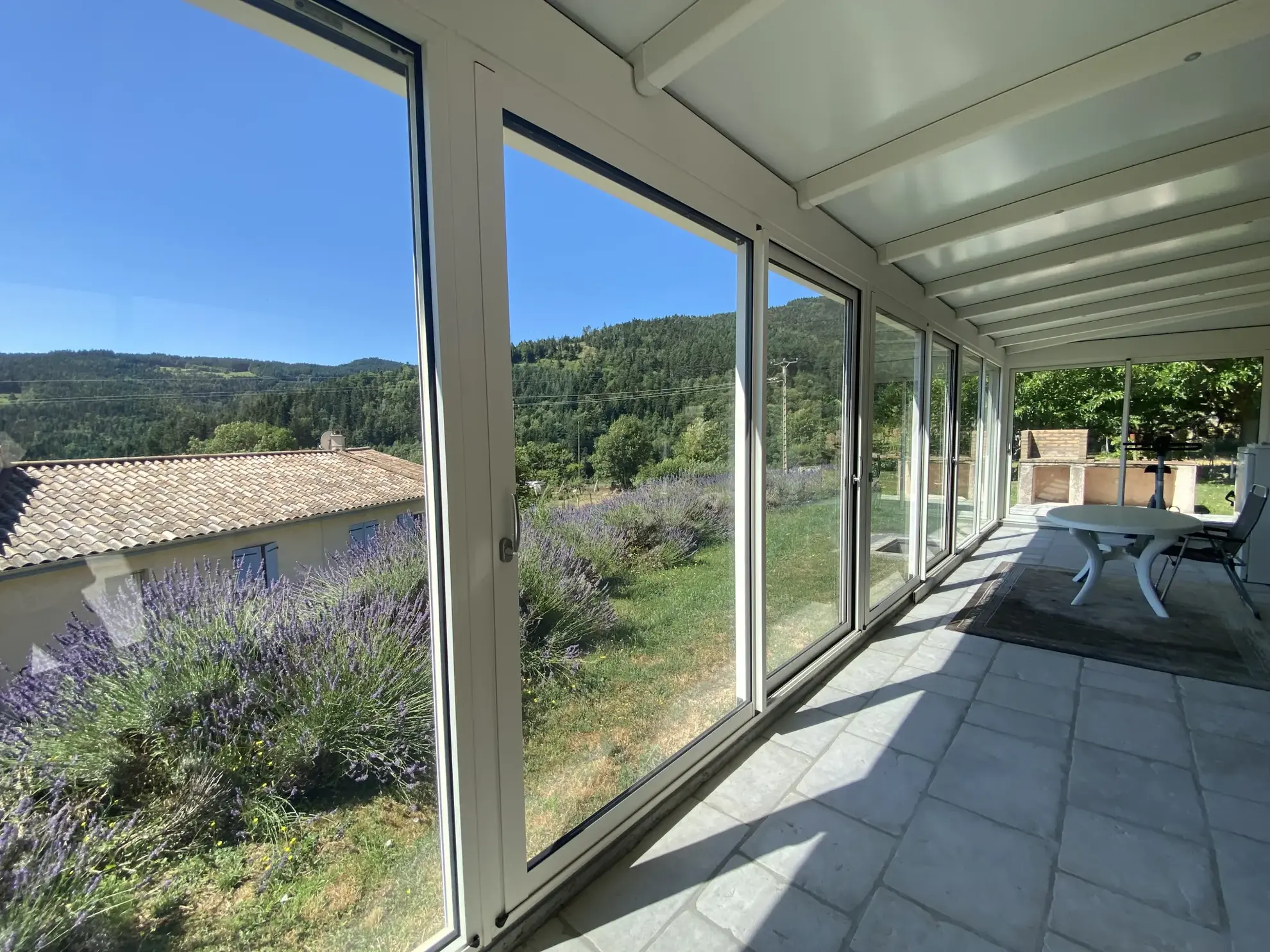 Maison de plain-pied accessible avec véranda à Vanosc en Ardèche 