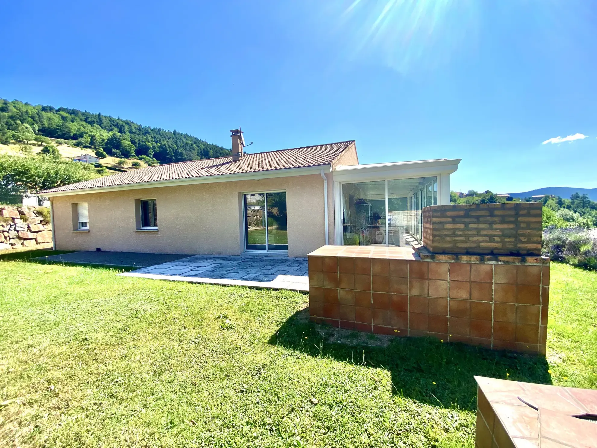 Maison de plain-pied accessible avec véranda à Vanosc en Ardèche 