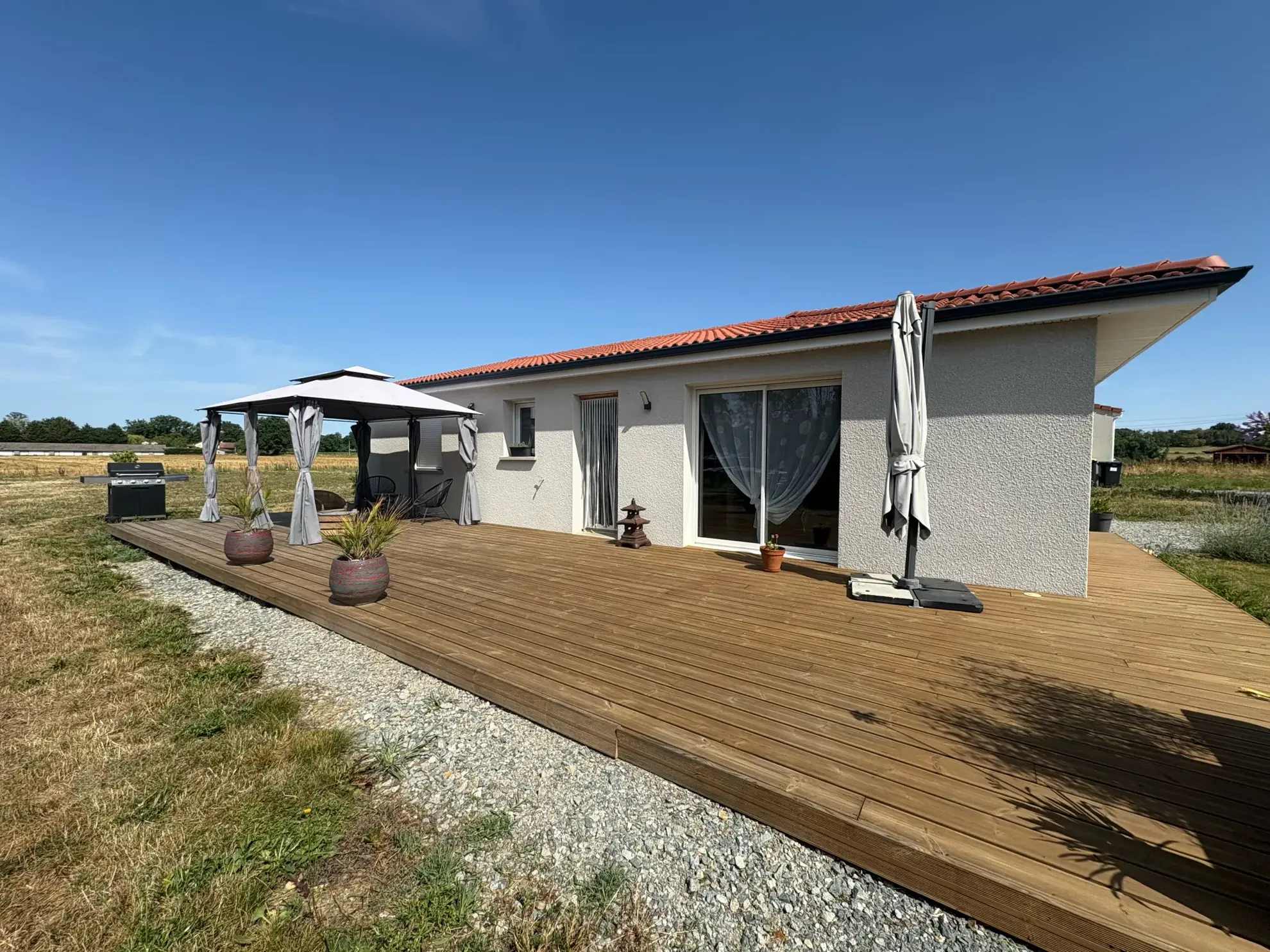 Maison neuve à Puy Guillaume avec 2 chambres, terrasse et classe énergie A