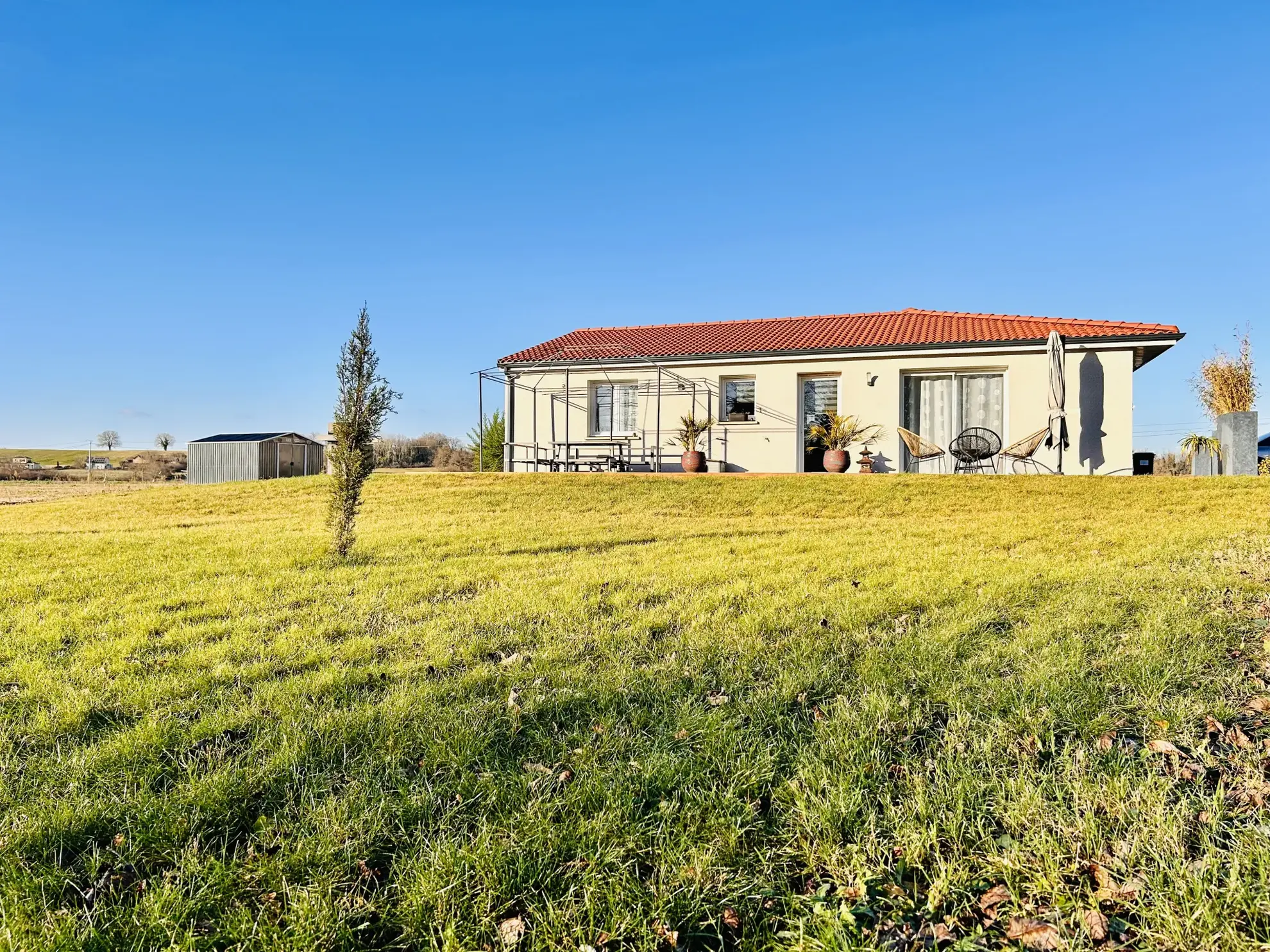 Maison neuve à Puy Guillaume avec 2 chambres, terrasse et classe énergie A 
