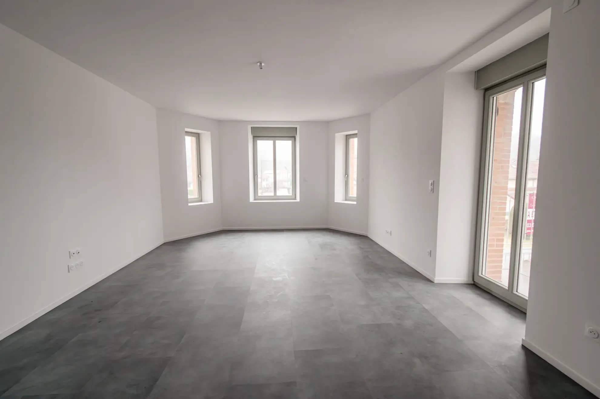 Appartement 5 pièces avec terrasse, cave et parking à La Cluse-et-Mijoux 