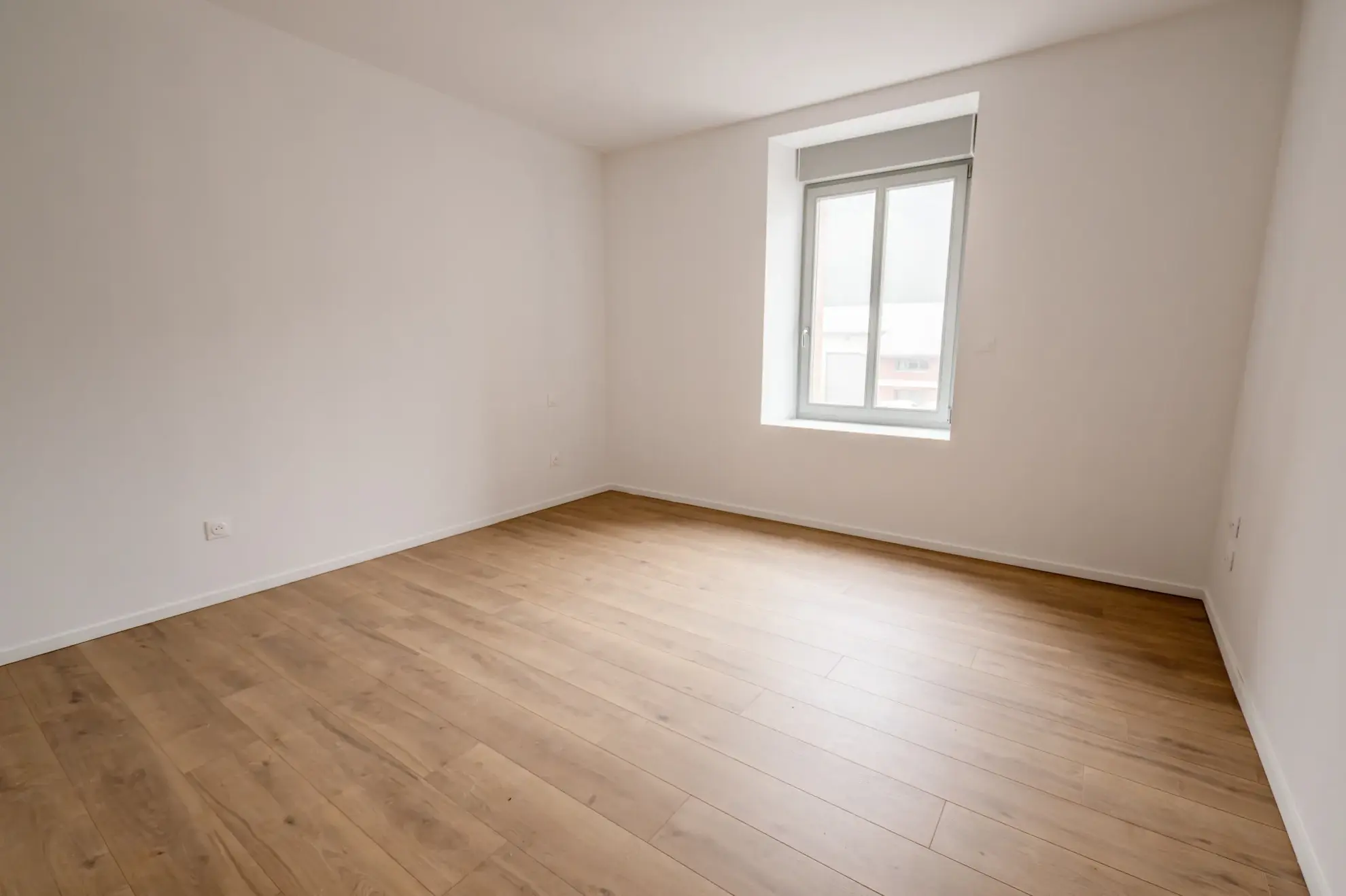 Appartement 5 pièces avec terrasse, cave et parking à La Cluse-et-Mijoux 