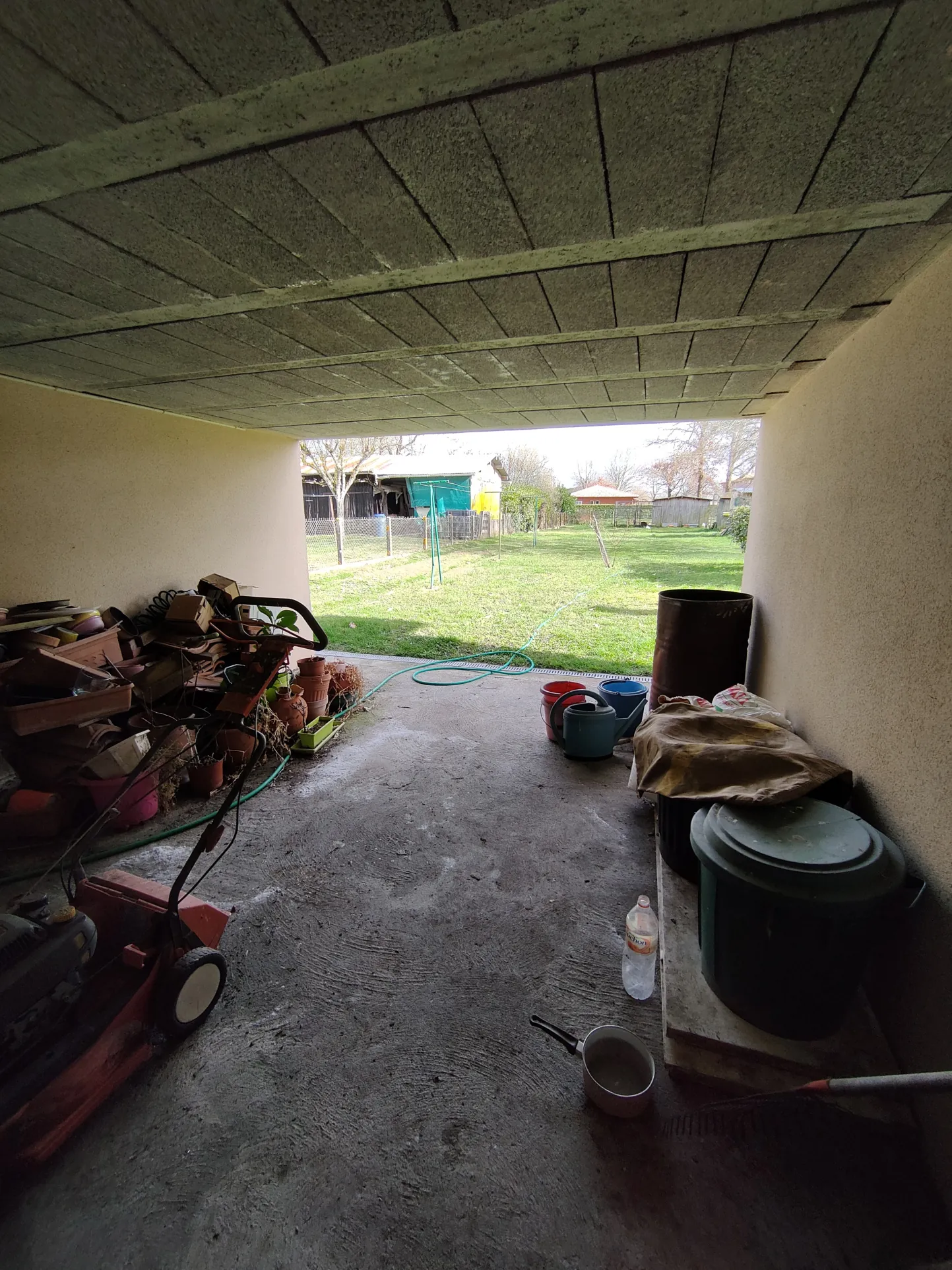 Grande maison avec sous-sol, 4 chambres et jardin à Captieux 