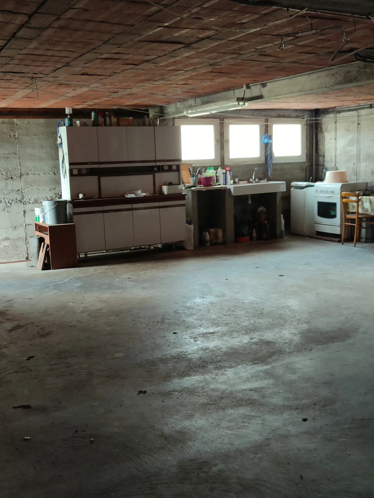 Grande maison avec sous-sol, 4 chambres et jardin à Captieux 