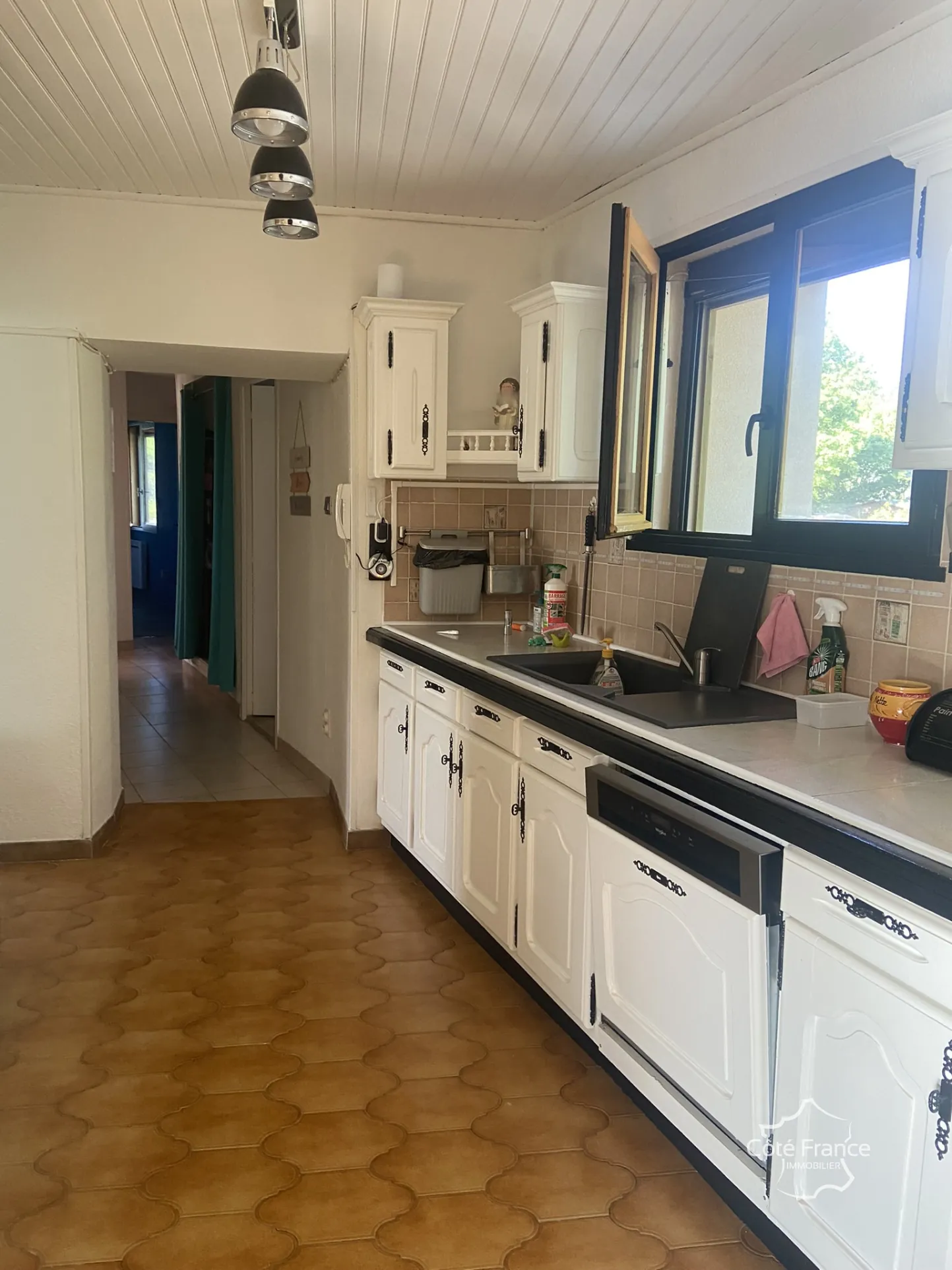 Grande maison avec gîte, chambre d’hôte, jacuzzi et vue sur les Cévennes à Molières-sur-Cèze 