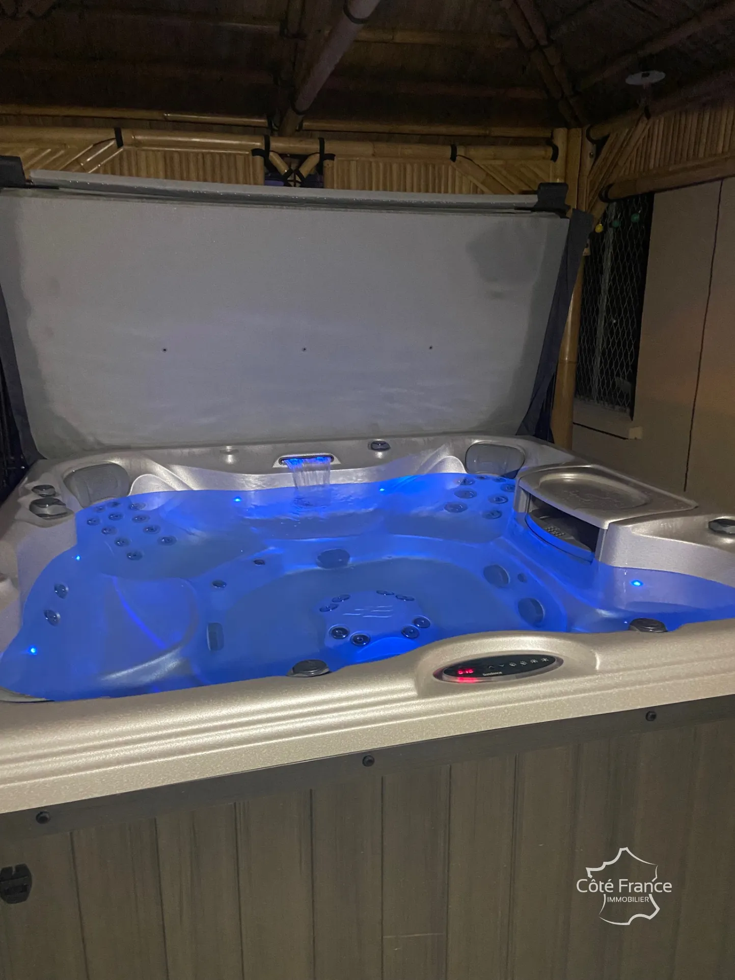 Grande maison avec gîte, chambre d’hôte, jacuzzi et vue sur les Cévennes à Molières-sur-Cèze 