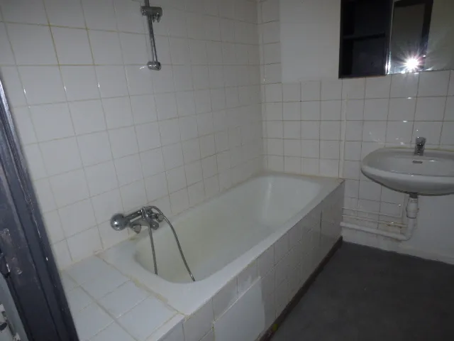 Immeuble locatif à Toul avec 5 grands appartements, idéal investissement 