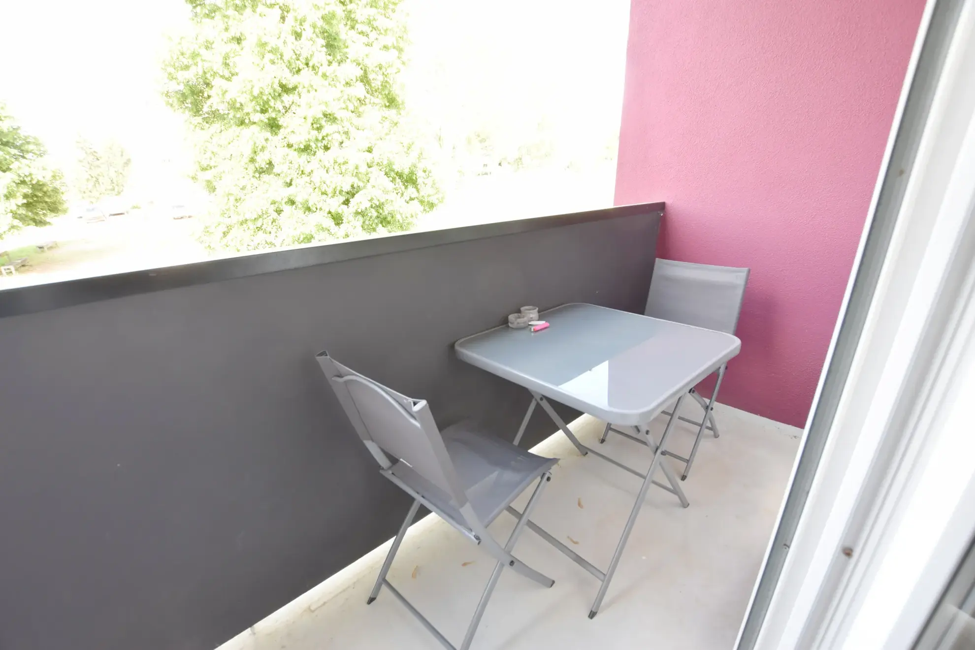 Appartement rénové de 2 chambres avec balcon à Vieux-Charmont - Grand-Charmont 