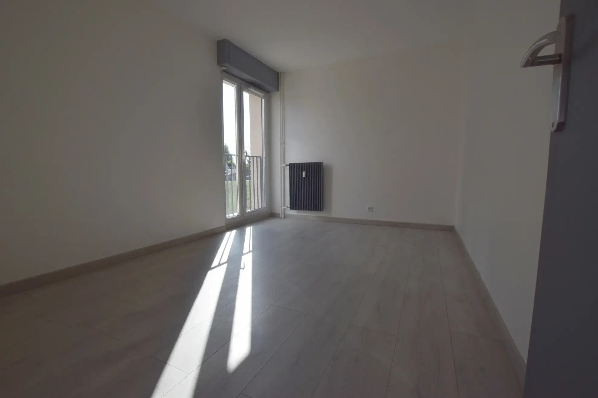 Appartement rénové de 2 chambres avec balcon à Vieux-Charmont - Grand-Charmont 