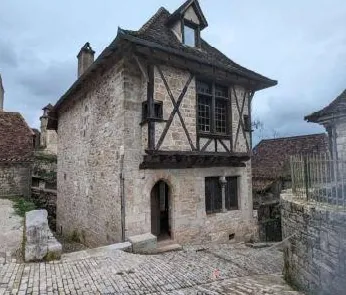 Maison T5 à Saint-Cirq-Lapopie à vendre à partir de 63 000 €