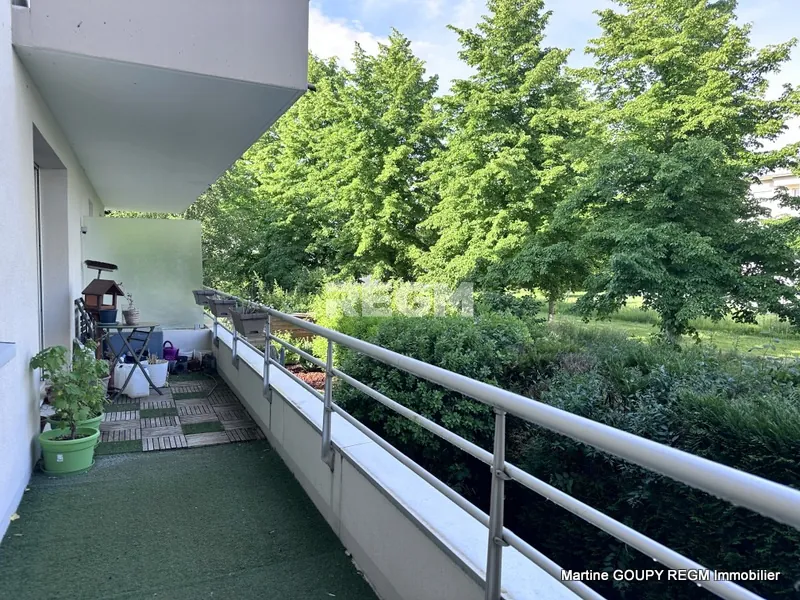 Maison 3 chambres avec garage à Challans - Proximité commerces et grande surface 