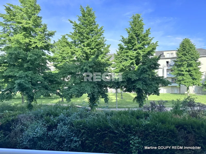 Maison 3 chambres avec garage à Challans - Proximité commerces et grande surface 