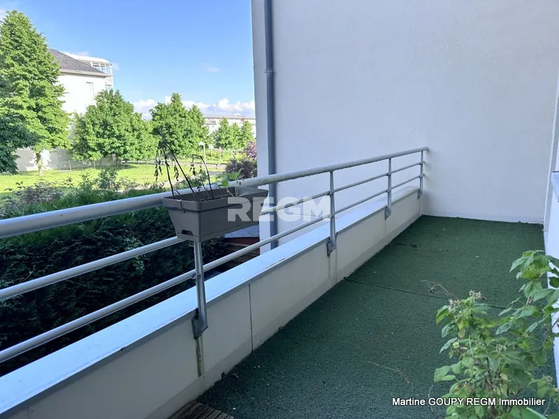 Maison 3 chambres avec garage à Challans - Proximité commerces et grande surface 