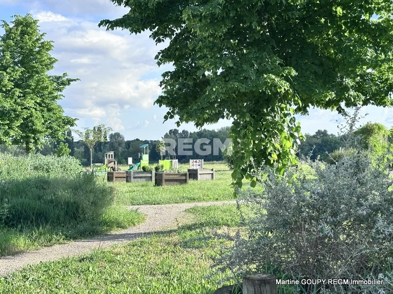 Maison 3 chambres avec garage à Challans - Proximité commerces et grande surface 