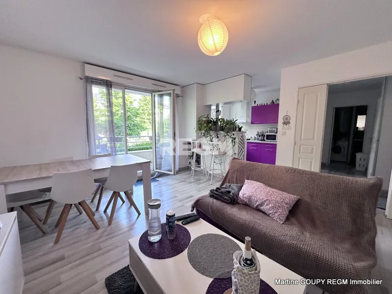 Maison 3 chambres avec garage à Challans - Proximité commerces et grande surface 