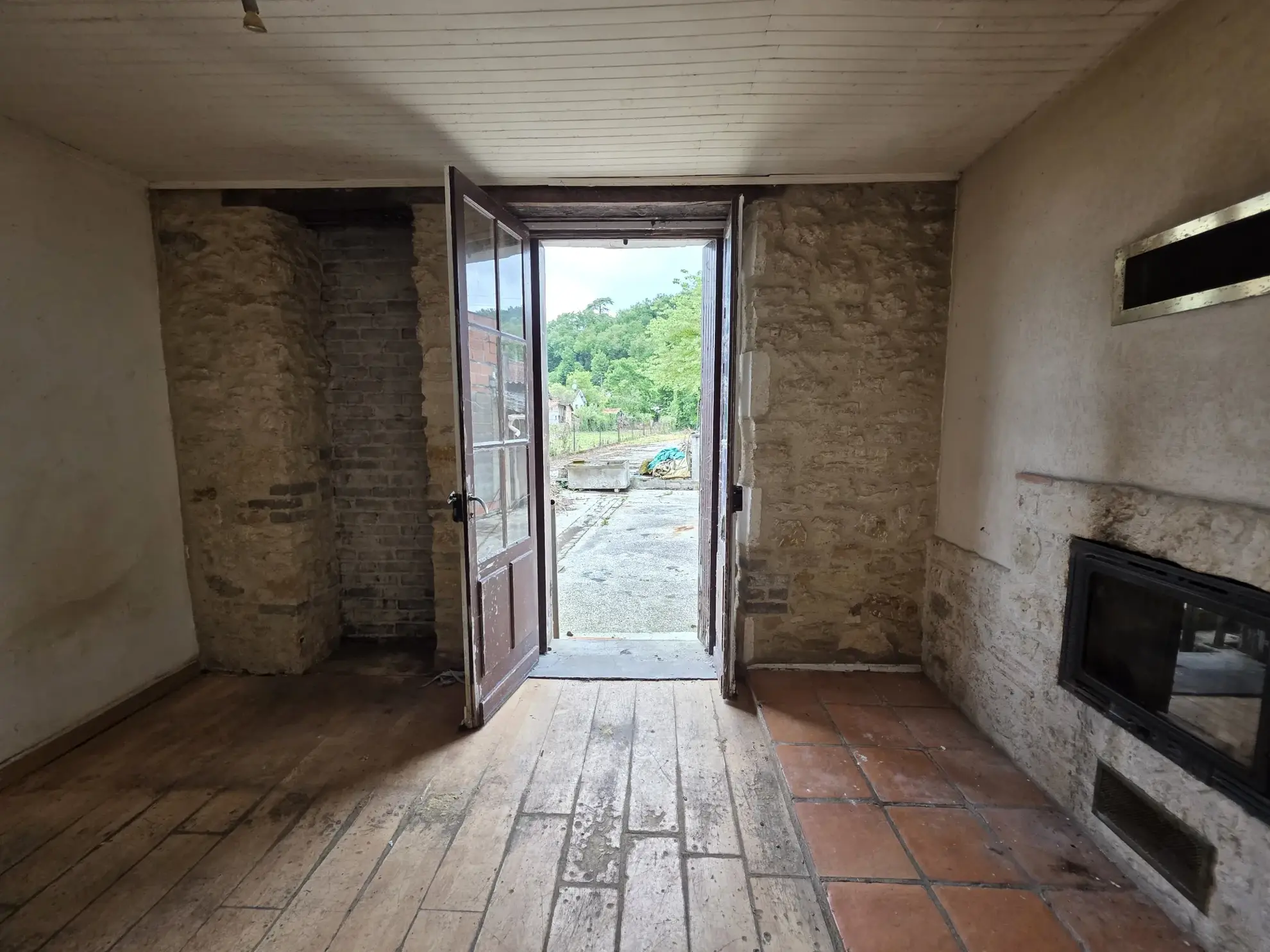 Maison à rénover de 110 m² avec 4 chambres et jardin à Fumel 