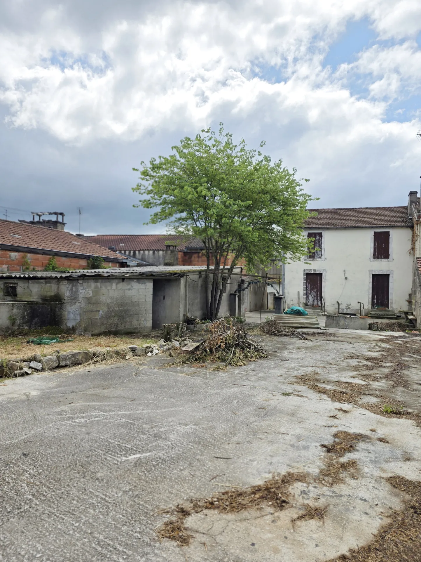 Maison à rénover de 110 m² avec 4 chambres et jardin à Fumel 