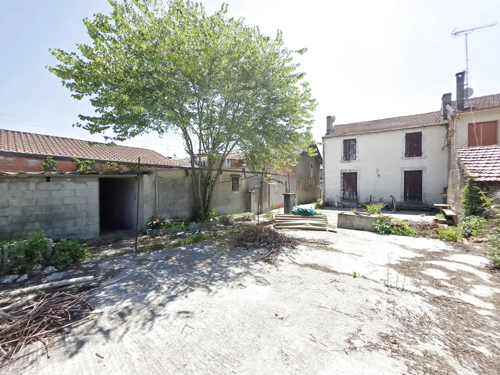 Maison à rénover de 110 m² avec 4 chambres et jardin à Fumel 