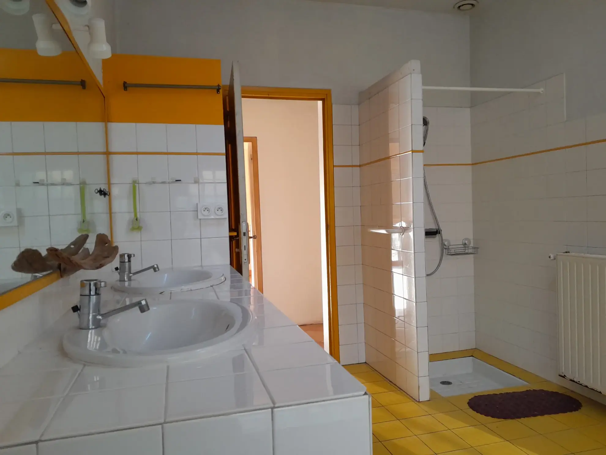 Belle ferme rénovée avec studio proche du centre de Moissac 