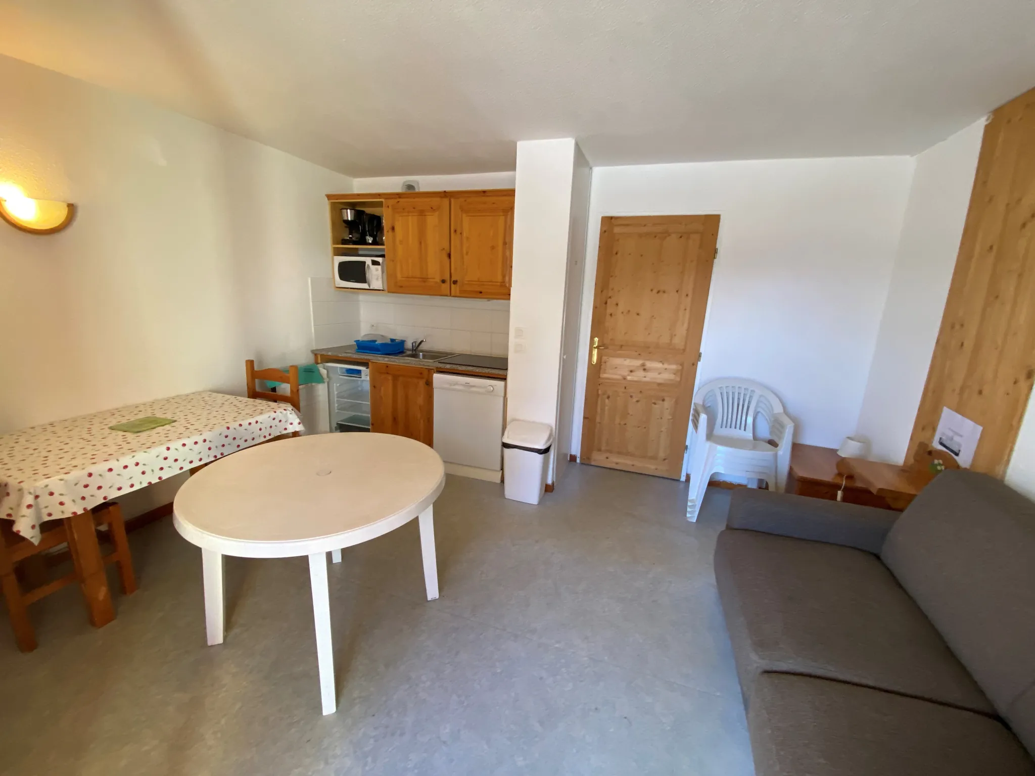 Studio en vente à Saint-Jean-d’Arves, idéal pour investissement ou résidence de montagne