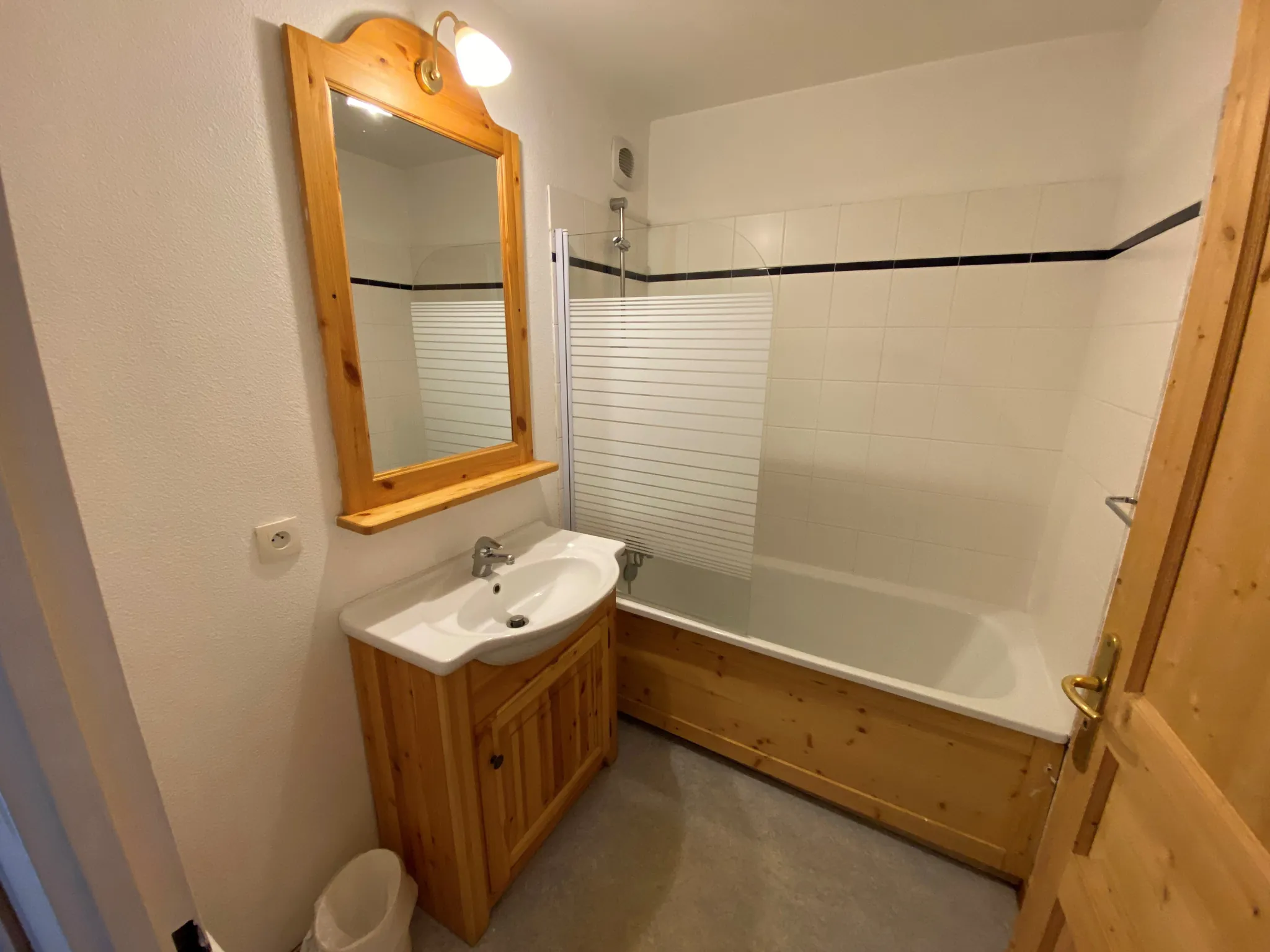 Studio en vente à Saint-Jean-d’Arves, idéal pour investissement ou résidence de montagne 