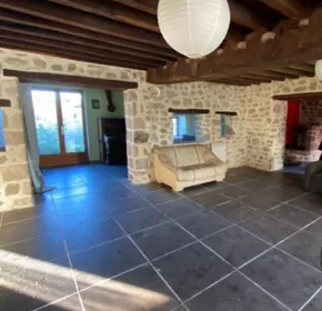 Villa F3 à vendre par enchères à Saint-Maurice-Près-Pionsat (63) - Axion 