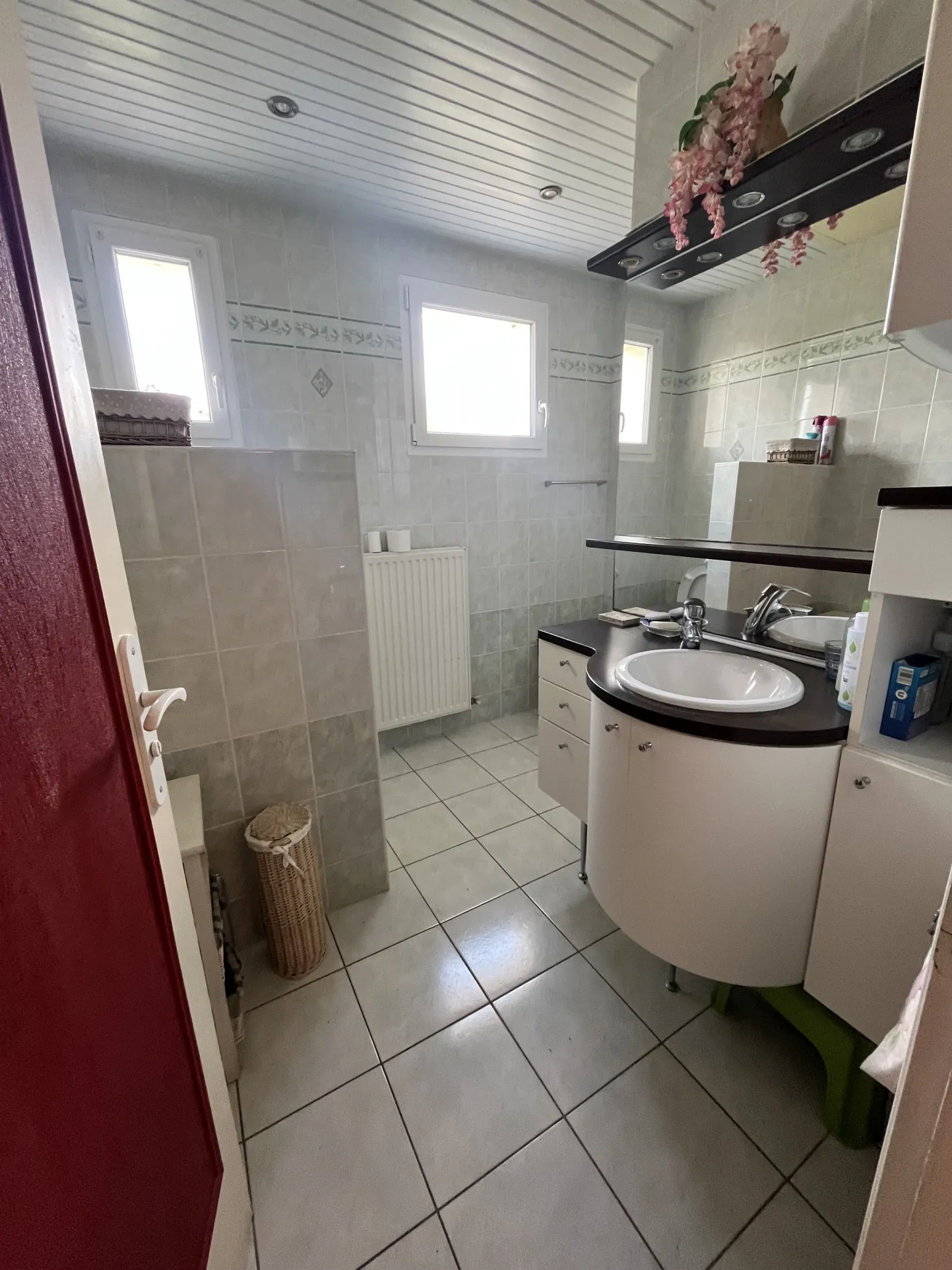 Maison à Thouars de 105 m² avec 4 chambres, garage et jardin dans un quartier calme 