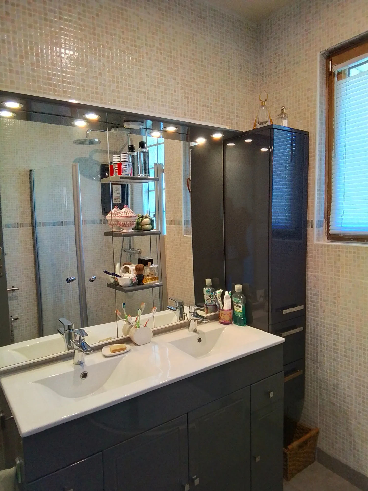 Villa récente de 90 m² avec jardin fleuri à Chassiers en Ardèche 