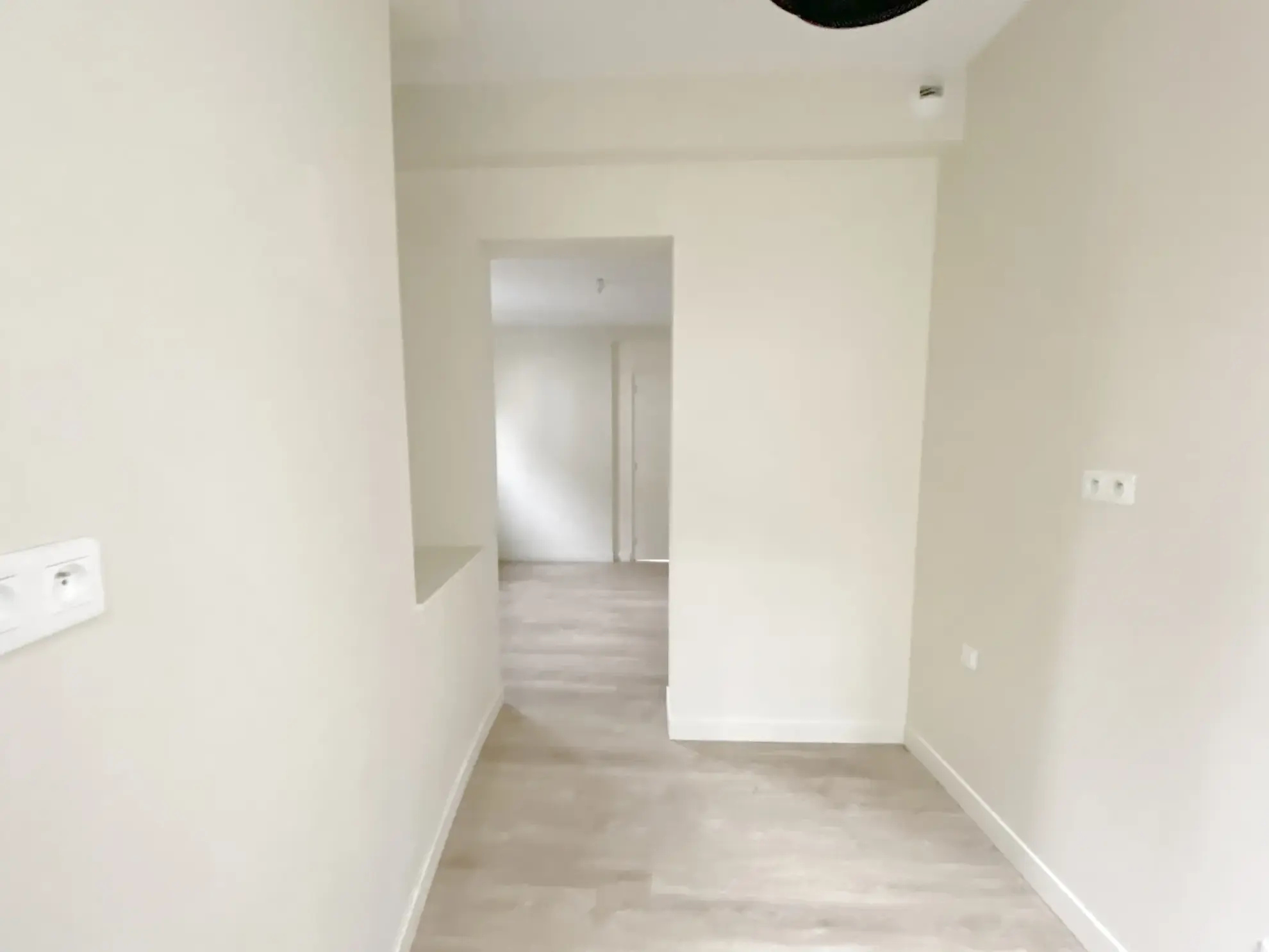 Appartement 2 pièces en rez-de-chaussée avec cave à Versailles Notre-Dame Les Pres 