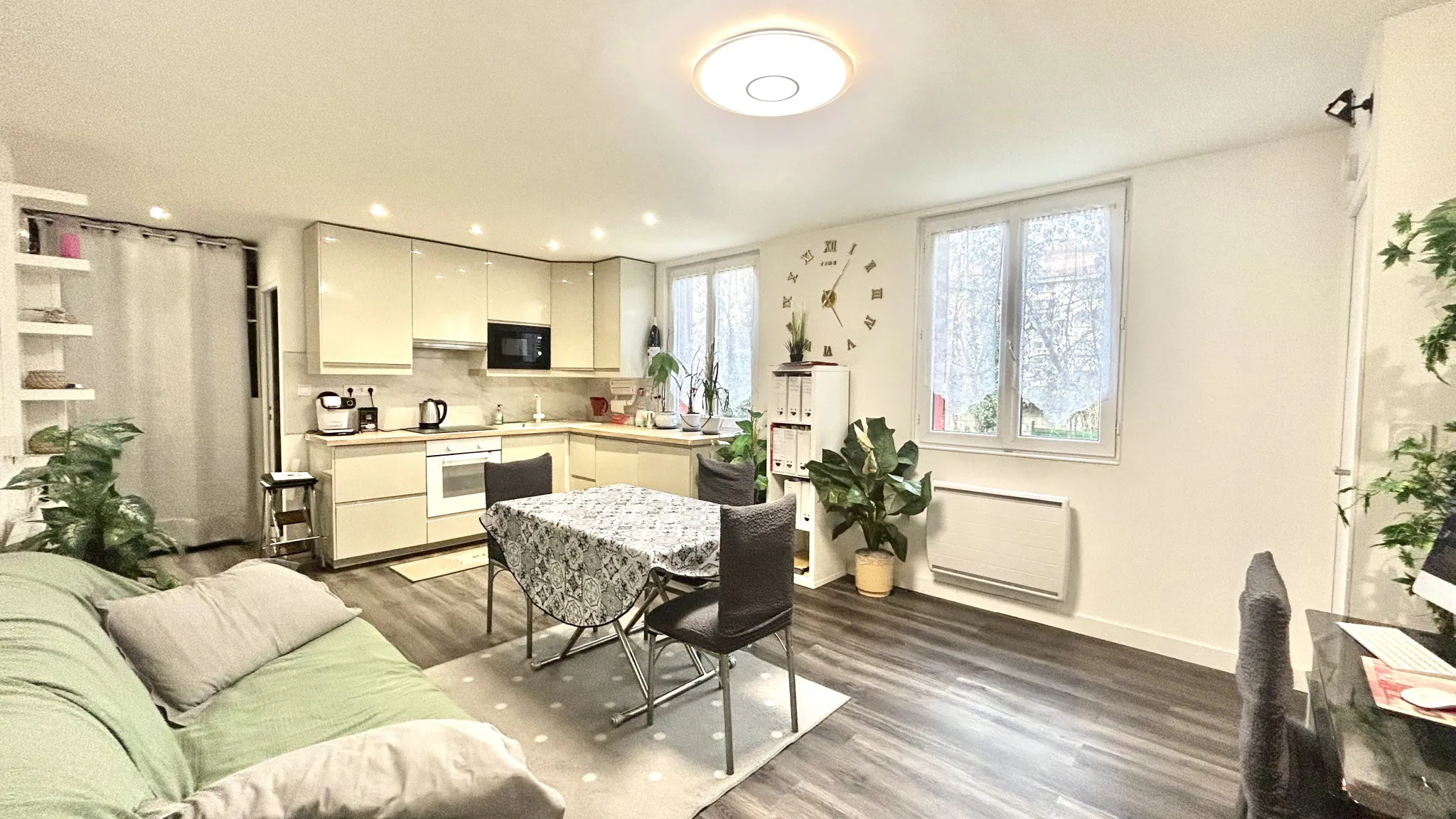 Appartement 2 pièces à vendre à Stains - Résidence sécurisée avec cave et parking 