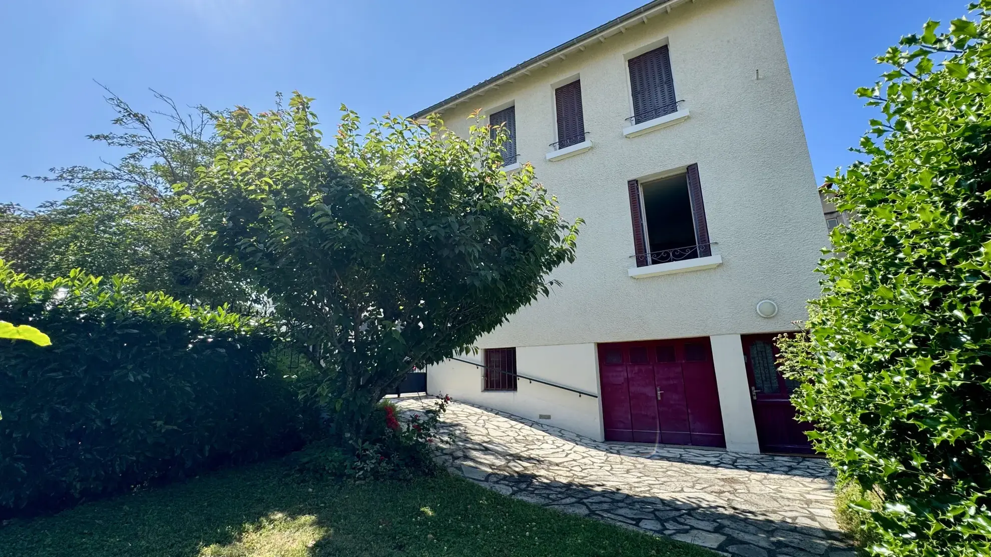 Maison à rénover de 100m² avec jardin et garage à Clermont-Ferrand