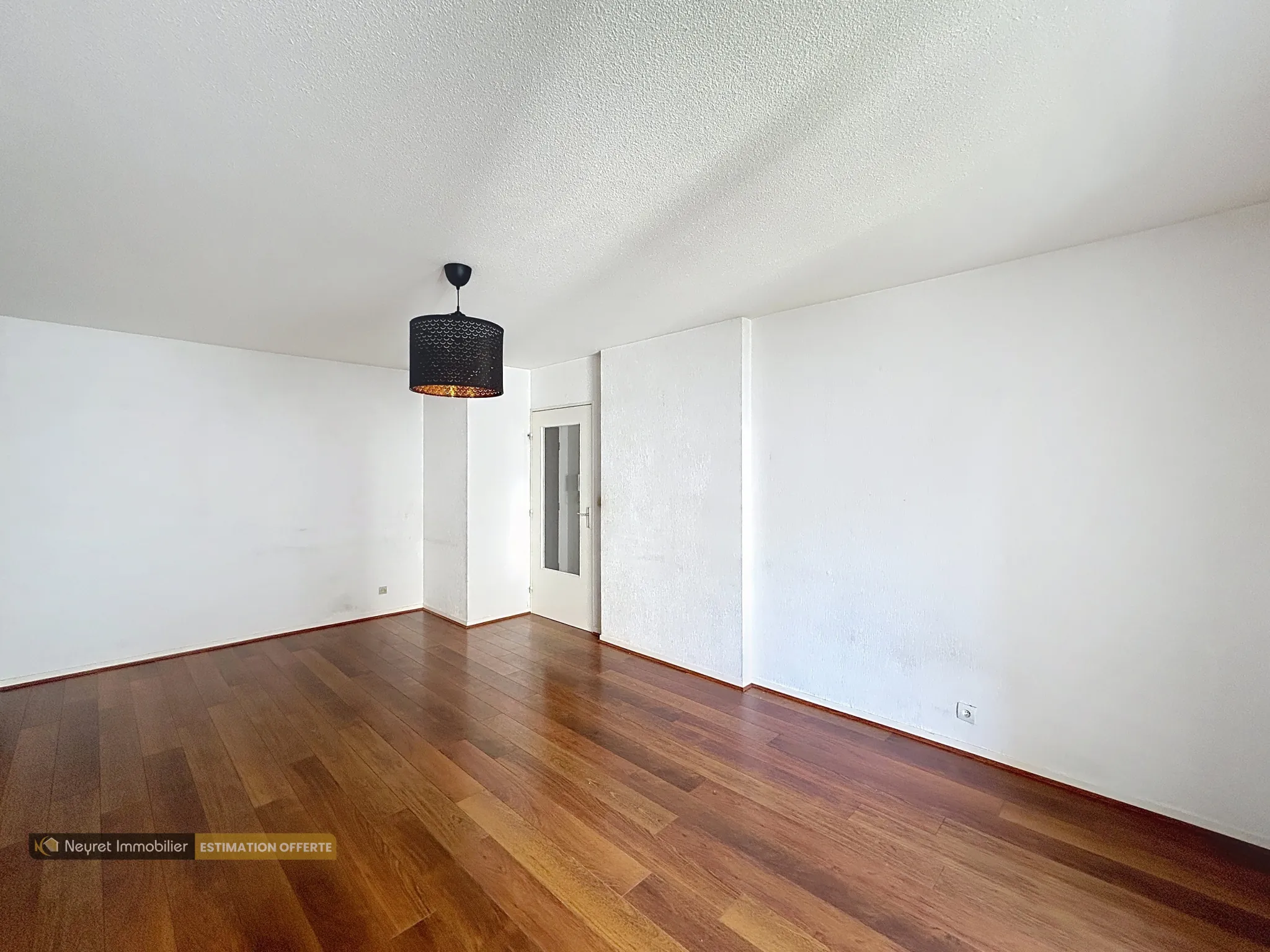Appartement T2 de 49,54 m² à Lyon avec balcon et parking privé