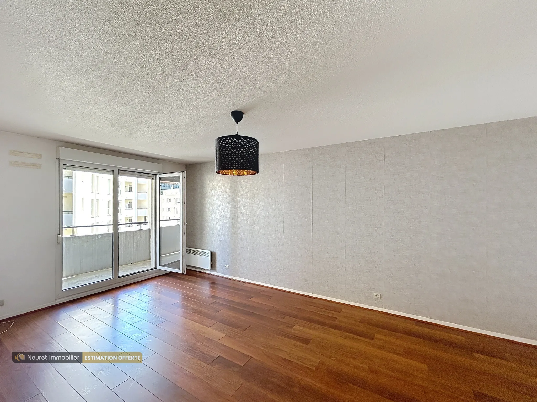 Appartement T2 de 49,54 m² à Lyon avec balcon et parking privé 