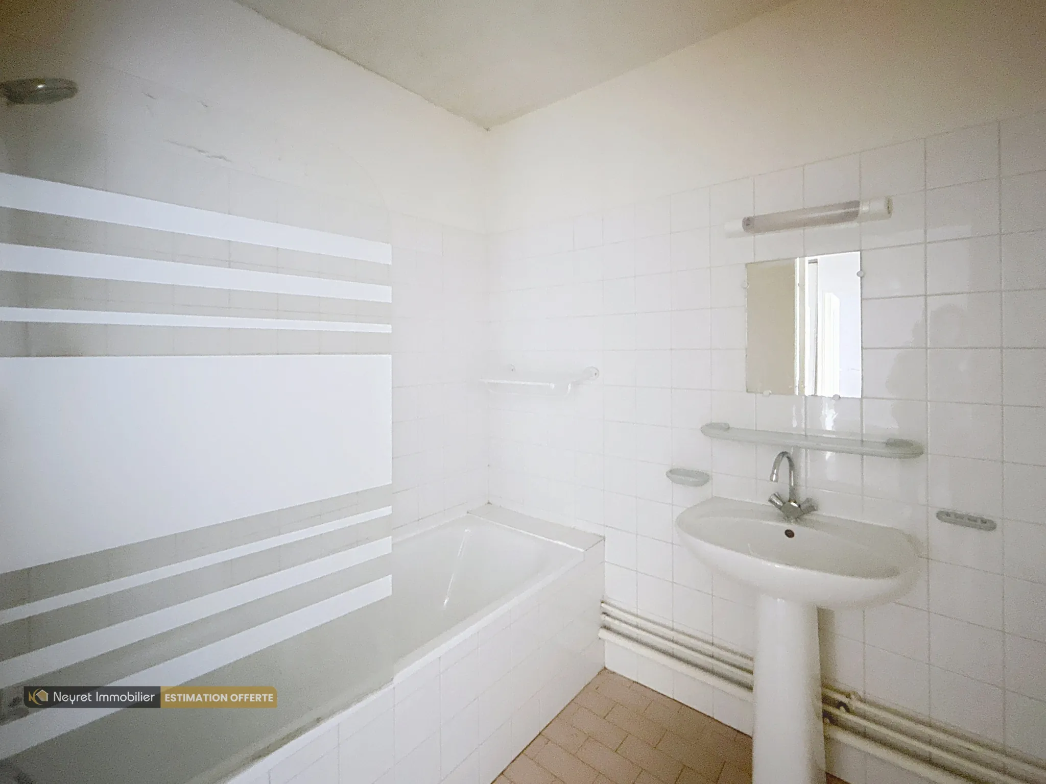 Appartement T2 de 49,54 m² à Lyon avec balcon et parking privé 