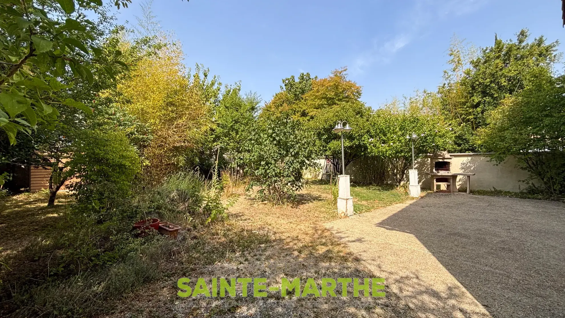 Maison individuelle à Niort avec 3 chambres, jardin et garage - secteur Burgonce 
